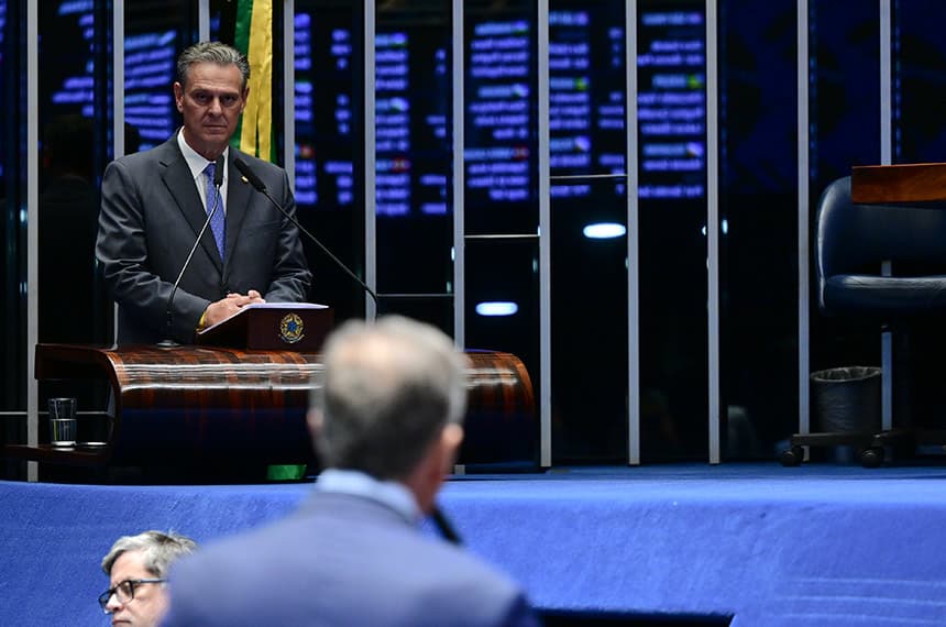 O senador Rogério Marinho durante a sessão de 15 de outubro em que o Senado analisou o projeto do MEI.