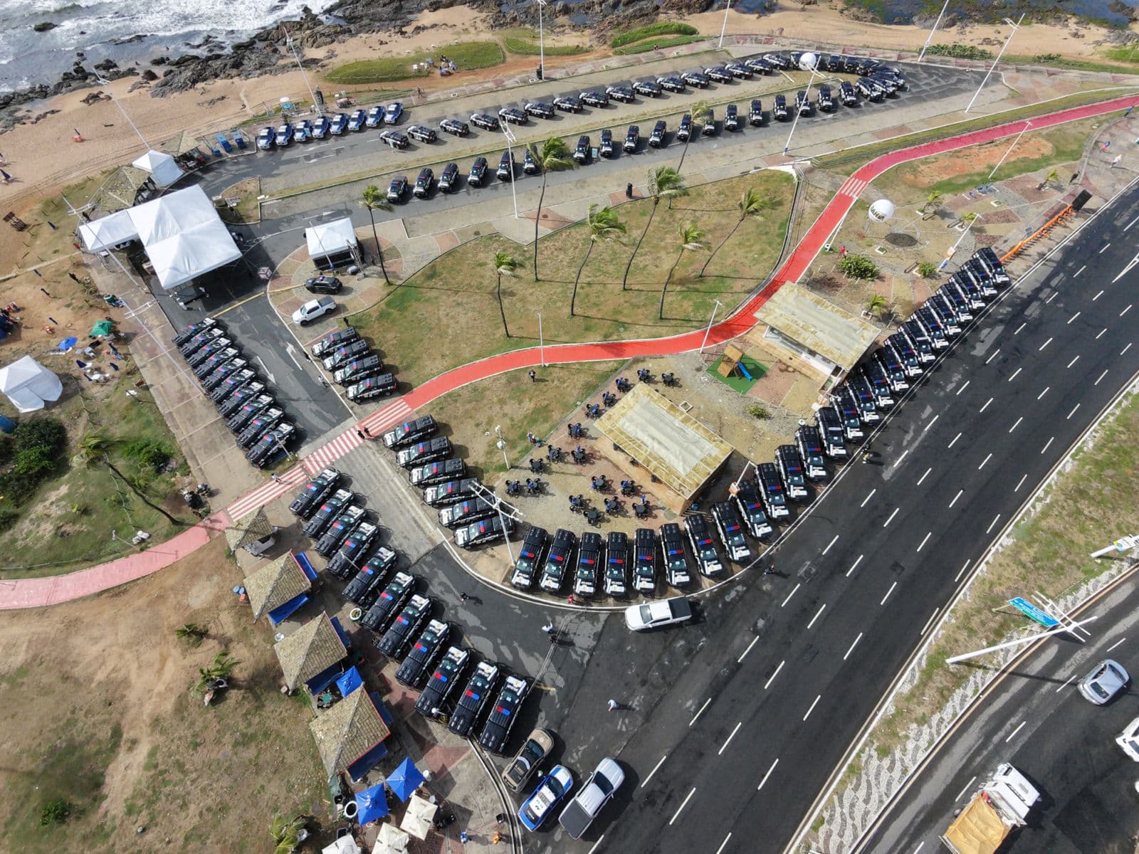 Imagem ilustrativa de arquivo: viaturas em apresentação realizada em Salvador, em fevereiro de 2026. A foto não retrata a ocorrência de Eunápolis.