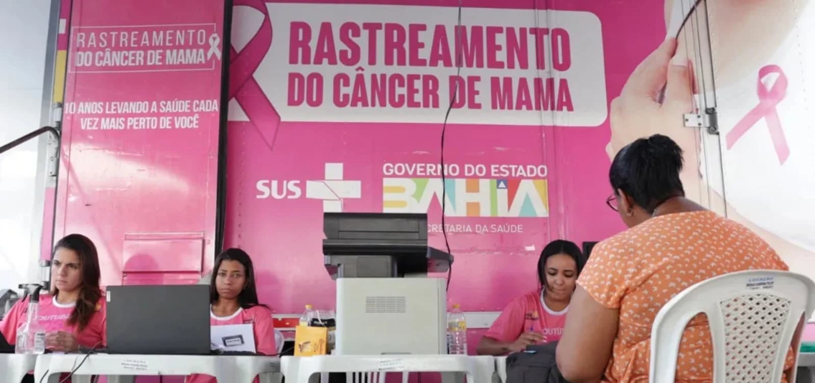 Atendimento na campanha de rastreamento do câncer de mama, em imagem de divulgação da rede estadual.
