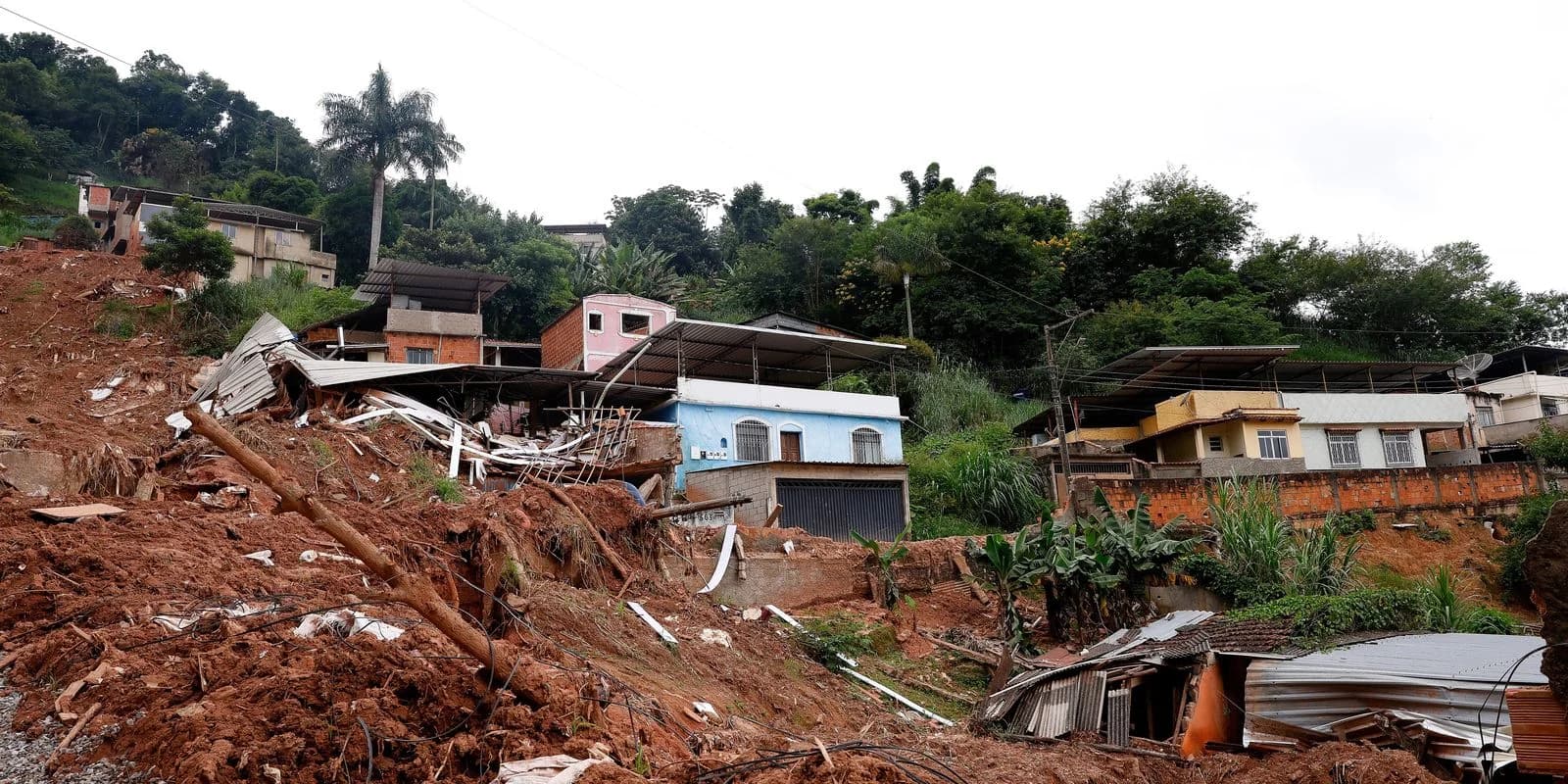 Danos provocados pelas chuvas no bairro Três Moinhos, em Juiz de Fora, em março de 2026. Foto de arquivo.