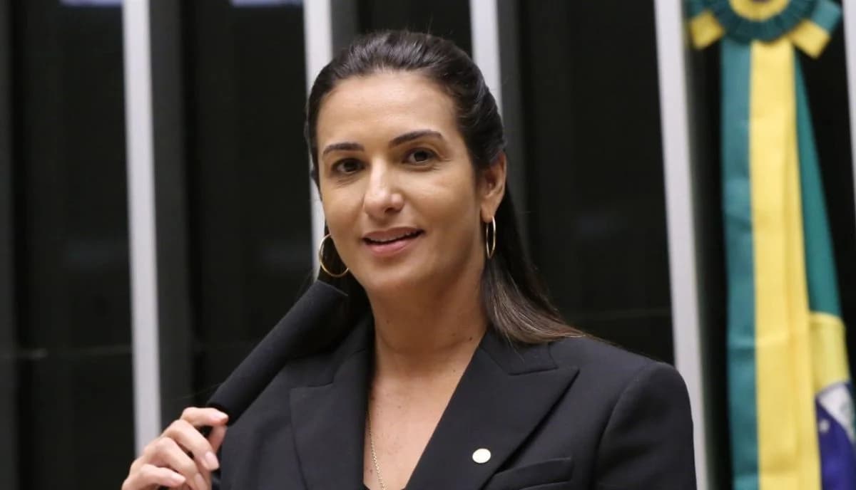 Roberta Roma deixa hospital após tratamento por infarto