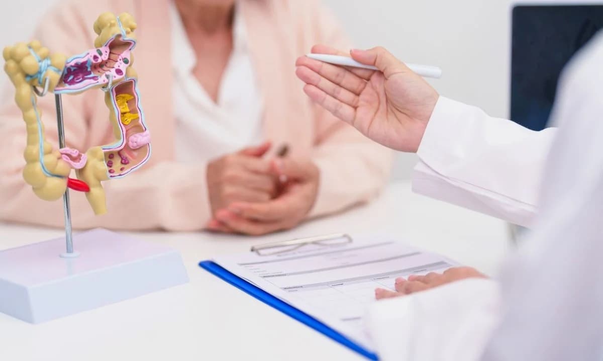 Levantamento aponta demora na procura por atendimento diante de sangramento intestinal