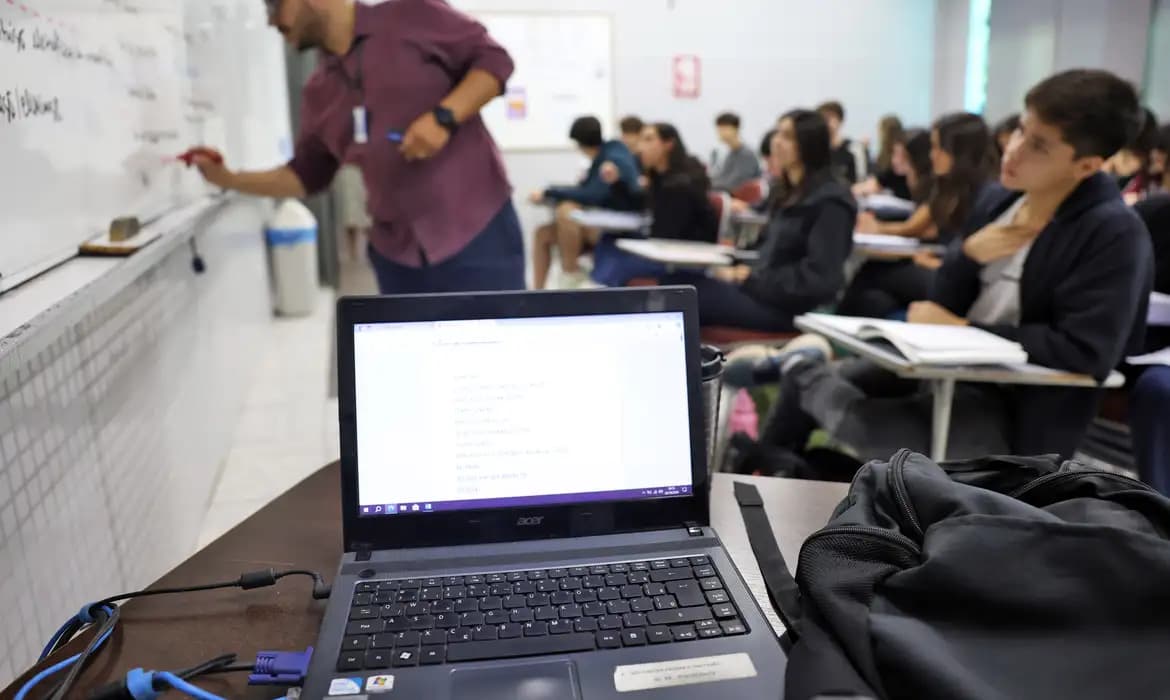 Fies do segundo semestre previa complementação cadastral até 4 de agosto