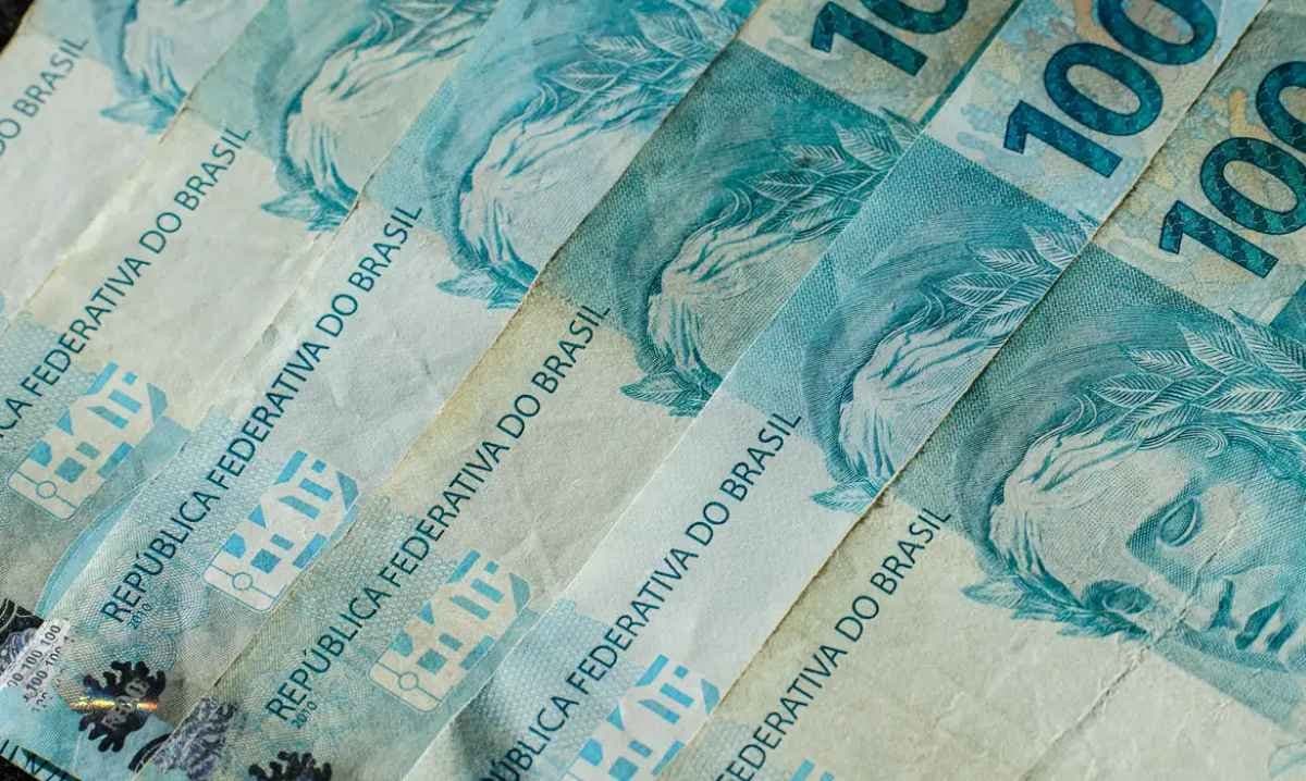 Proposta orçamentária passou a prever mínimo de R$ 1.741 em 2027