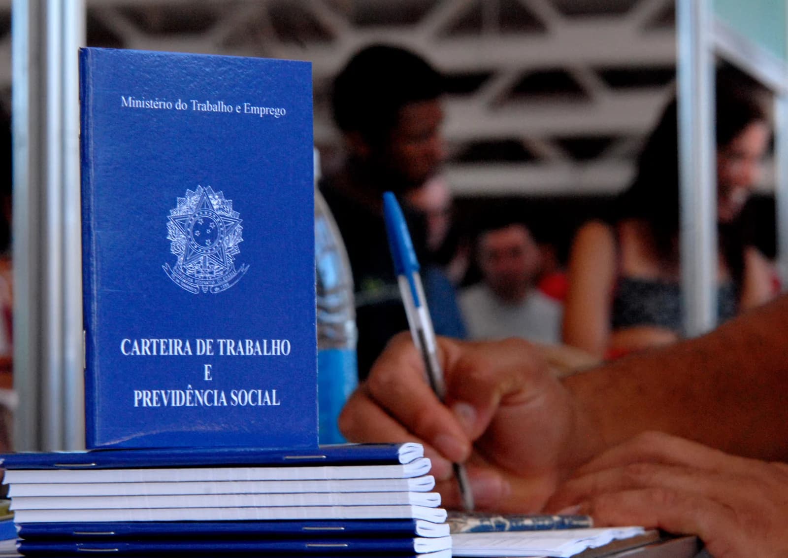 Distribuidora anuncia seleção para vendas presenciais em Teixeira