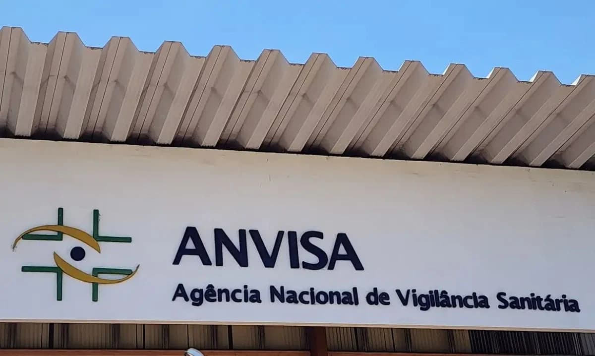 Decisões da Anvisa atingem lotes de água Mamba e bebidas Mister Hemp