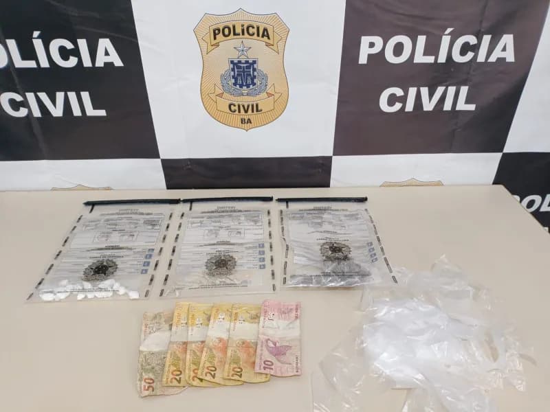 Polícia Civil encaminha drogas à perícia após prisão de suspeito