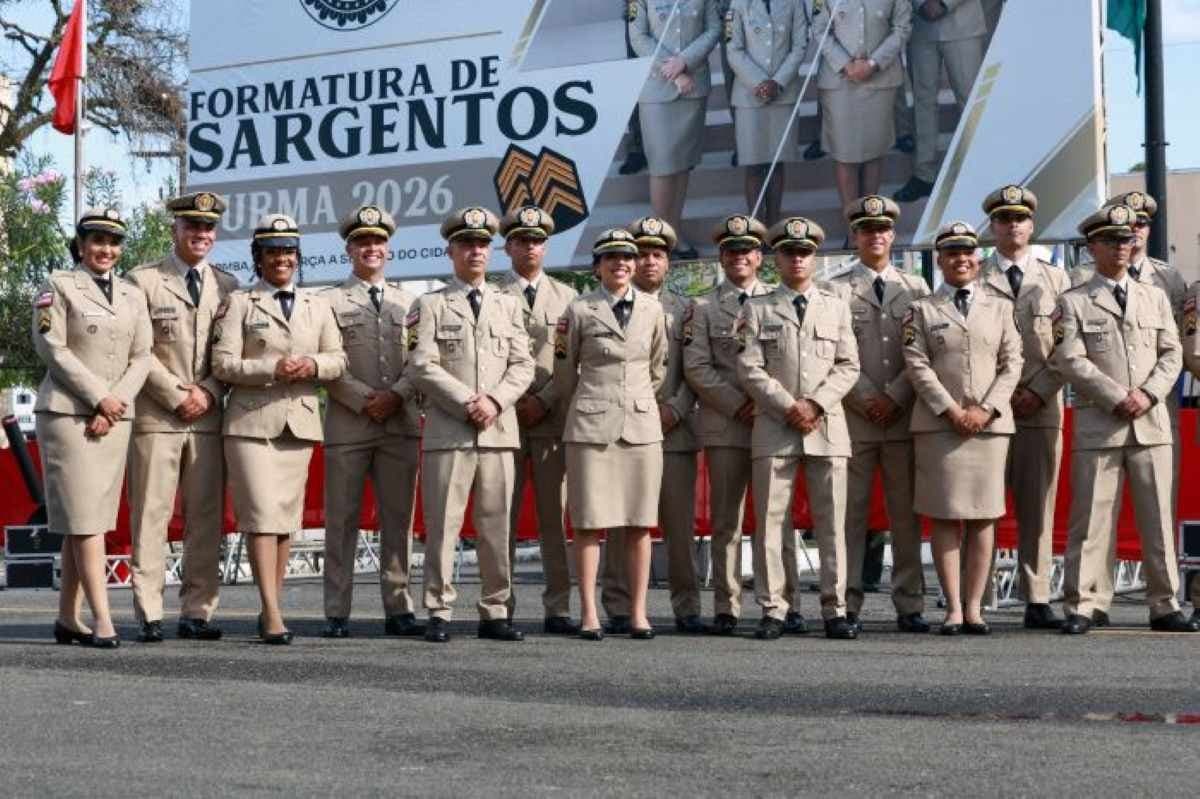 PM realiza formatura de sargentos em Salvador