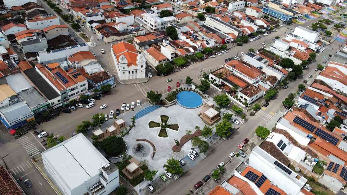 Riachão do Jacuípe anuncia seleção para cargos efetivos de níveis médio e superior