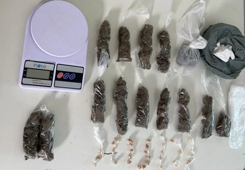 Abordagem em Medeiros Neto leva à apreensão de substâncias suspeitas