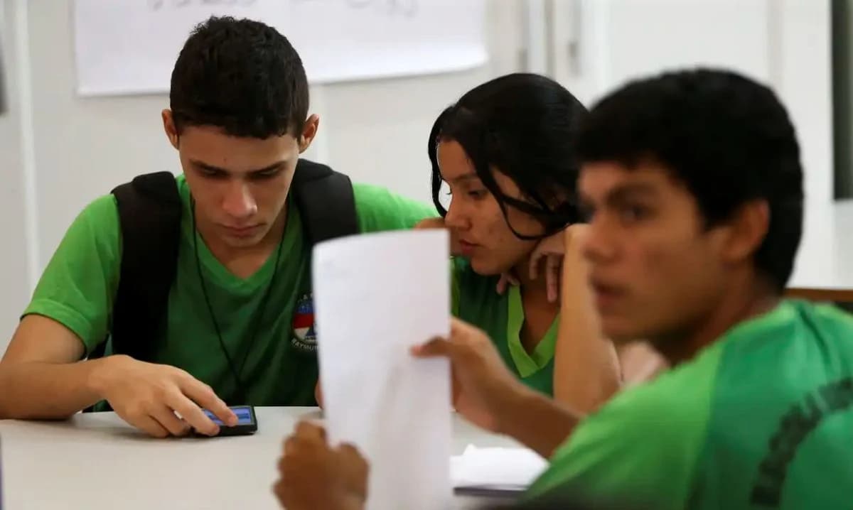 Santander anunciou duas mil bolsas para alunos de instituições conveniadas