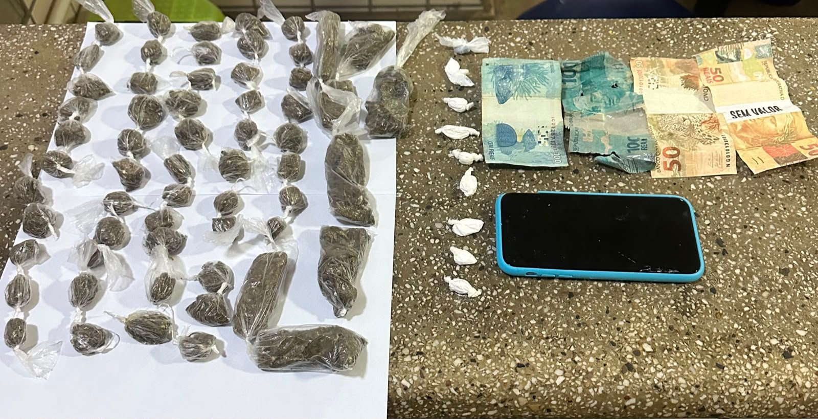 Abordagem no Castelinho termina com apreensão de drogas e condução à delegacia