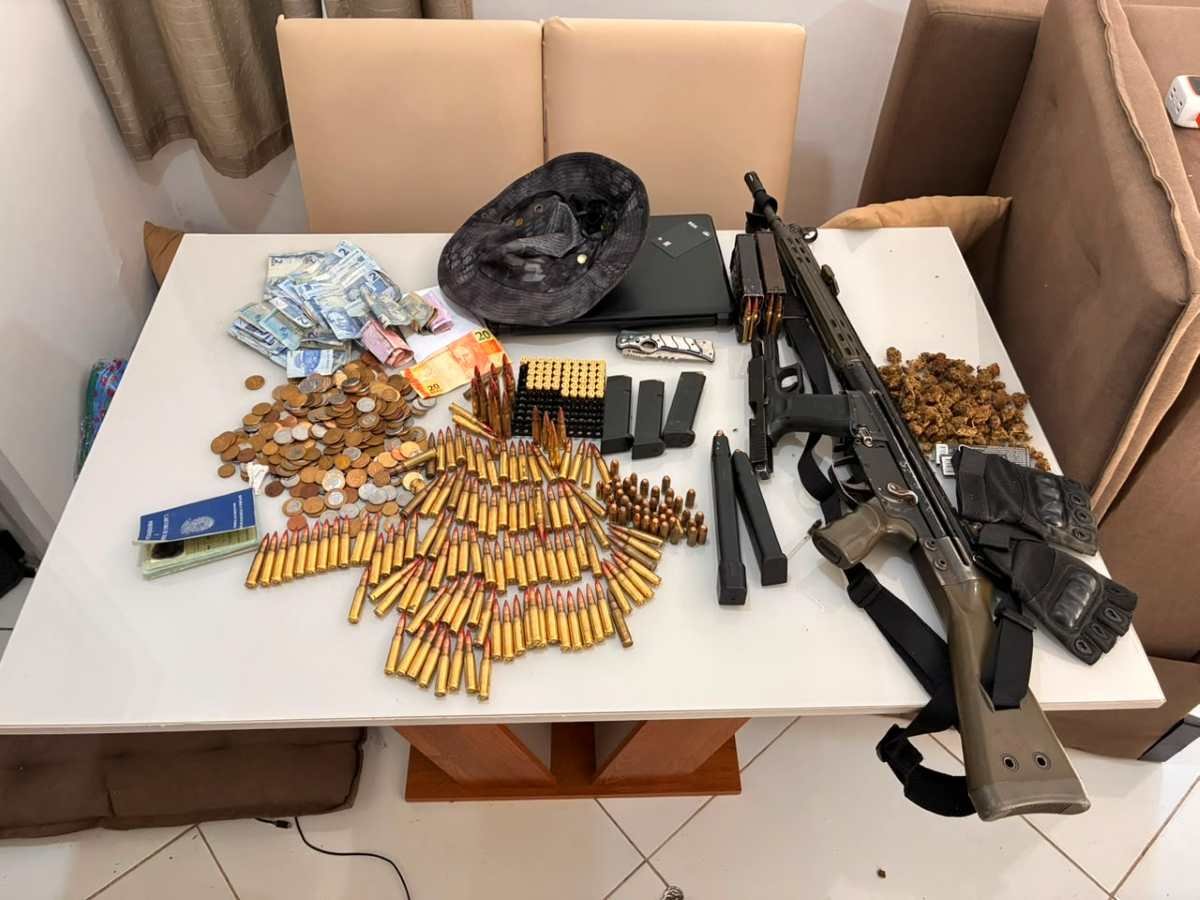 Alvo de operação morre após ser baleado em Salvador
