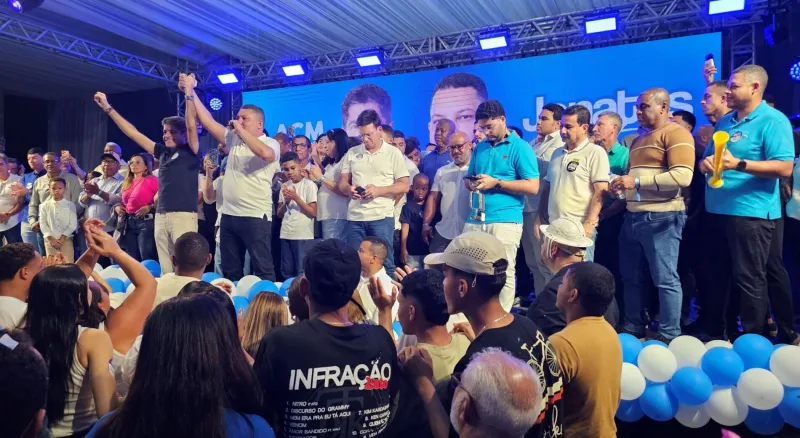Jonatas Santos apresenta projeto de disputa federal em ato no Bela Vista