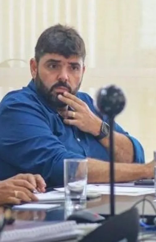 Publicação cobra esclarecimentos sobre denúncias envolvendo secretário de Teixeira