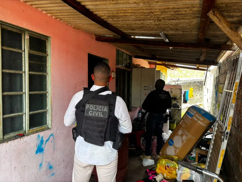 Investigação leva polícia a residência com drogas e munições em Eunápolis