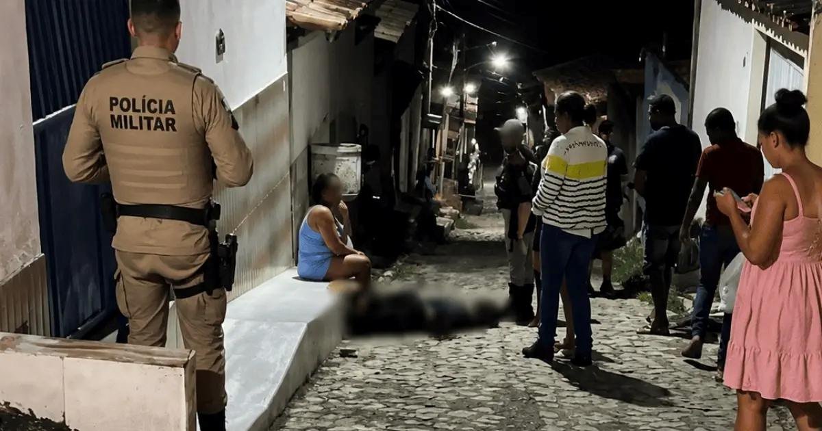 Jovem morre e dois homens são baleados em bar de Eunápolis